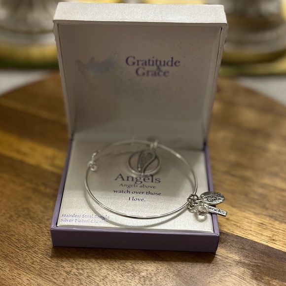 Gratitude & Grace Bracelet Angels Silver Tone - Picture 5 of 5
